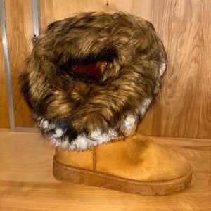 Faux Fur Trimmed Tan Boots